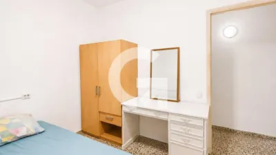 Apartment on Carrer de Lepant photo 9
