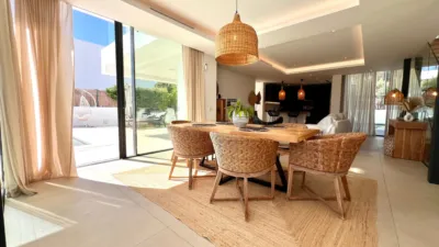 Chalet on Calle Condado de Huelva 12 photo 6