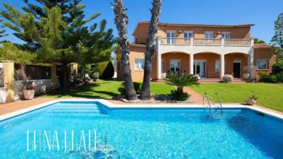 House on Carrer del Miramar photo 2