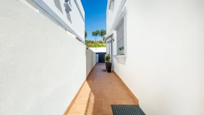 Townhouse on Autopista del Mediterráneo photo 15