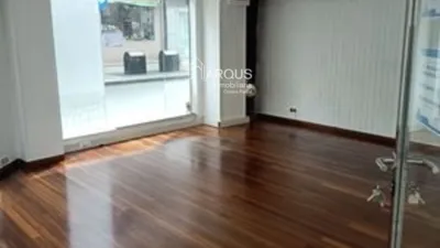 Local comercial en alquiler en Ensanche - Sar - Más