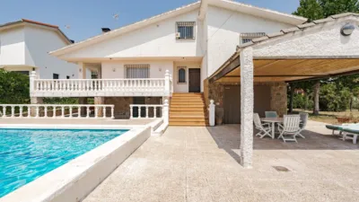 House on Calle de Fuente de la Zarza photo 3