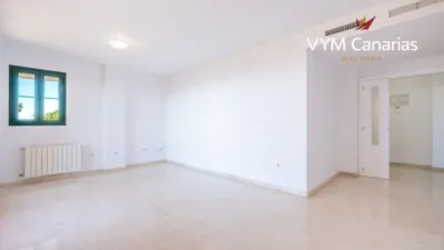Apartamento en Urbanización Golf Bahía photo 13