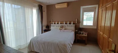 Semi-detached chalet on Avenida Madroñal photo 27