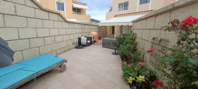 Semi-detached chalet on Avenida Madroñal photo 2