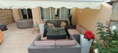 Semi-detached chalet on Avenida Madroñal photo 3