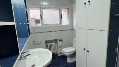 Habitación en alquiler en Calle de Gutiérrez Herrero, 10, La Magdalena-Versalles (Avilés) de 350 €<span>/mes</span>