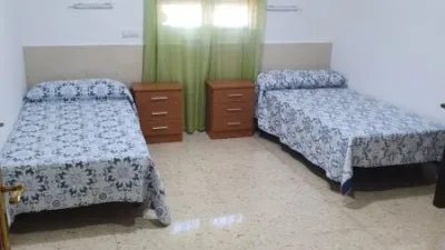 Habitación en alquiler en Avenida de los Azahares, 2, La Paz (Alcalá de Guadaíra) de 350 €<span>/mes</span>