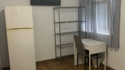 Habitación en alquiler en La Magdalena-Versalles, La Magdalena-Versalles (Avilés) de 350 €<span>/mes</span>