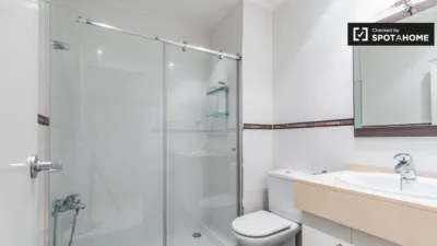 Habitación en alquiler en Calle del Conde de Altea, 32, cerca de Carrer de Joaquín Costa, Gran Via (Distrito L'Eixample. València Capital) de 690 €<span>/mes</span>