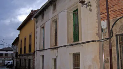 Casa en venta en Calle de las Parras, cerca de Calle de Sancho Dávila, Sotillo de La Adrada de 49.000 €