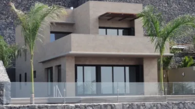 Chalet on Avenida de Francia photo 5