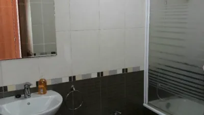 Piso en alquiler en Avenida de la Constitución, cerca de Calle de Rosalía de Castro, Cariño de 490 €