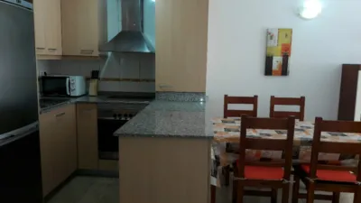 Piso en alquiler en Avenida de la Constitución, cerca de Calle de Rosalía de Castro, Cariño de 490 €