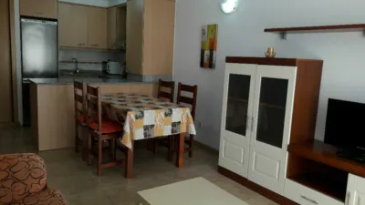 Piso en alquiler en Avenida de la Constitución, cerca de Calle de Rosalía de Castro, Cariño de 490 €