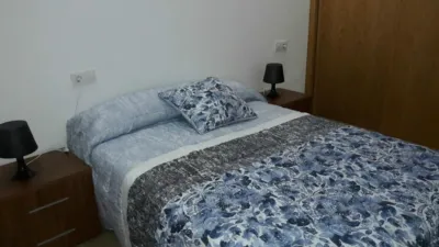 Piso en alquiler en Avenida de la Constitución, cerca de Calle de Rosalía de Castro, Cariño de 490 €