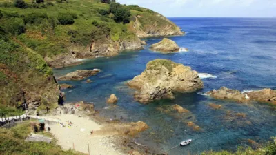 Piso en alquiler en Avenida de la Constitución, cerca de Calle de Rosalía de Castro, Cariño de 490 €