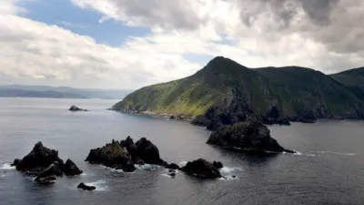 Piso en alquiler en Avenida de la Constitución, cerca de Calle de Rosalía de Castro, Cariño de 490 €