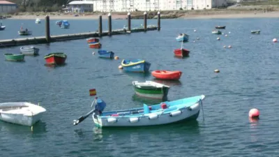 Piso en alquiler en Avenida de la Constitución, cerca de Calle de Rosalía de Castro, Cariño de 490 €