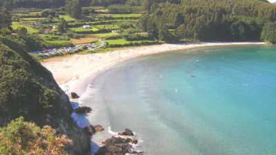 Piso en alquiler en Avenida de la Constitución, cerca de Calle de Rosalía de Castro, Cariño de 490 €