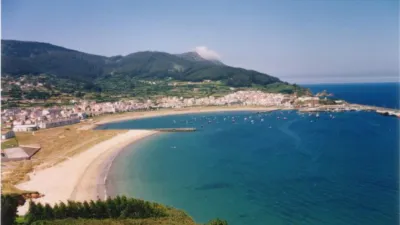 Piso en alquiler en Avenida de la Constitución, cerca de Calle de Rosalía de Castro, Cariño de 490 €