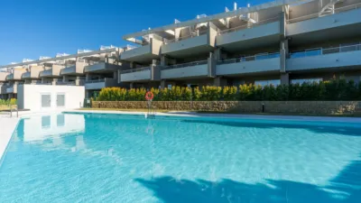 Promoción Sunny Golf, Avenida del Arte (Urbanización Estepona Golf) s/n. Playa Bahía Dorada (Estepona) de 375.000 €