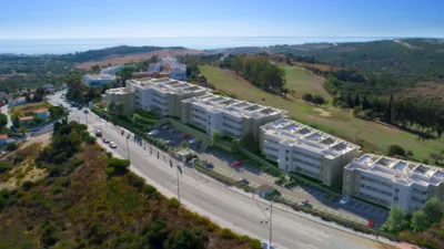 Apartamento en venta en Avenida del Arte (Urbanización Estepona Golf), S/N, Playa Bahía Dorada (Estepona) de 375.000 €