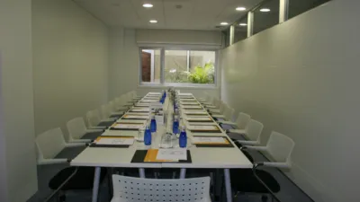 Oficina en alquiler en Calle de Colón, Centro-Areal (Distrito Casco Urbano. Vigo) de 2.000 €<span>/mes</span>