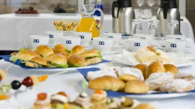 Oficina en alquiler en Calle de Colón, Centro-Areal (Distrito Casco Urbano. Vigo) de 2.000 €<span>/mes</span>