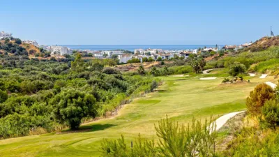 Promoción Altoasis, Calle Perú, Azafata Golf s/n. Costa Natura (Estepona) de 470.250 €