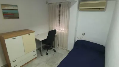 Habitación en alquiler en Avenida Doña Francisquita, 17, Juan XXIII-Rochelambert (Distrito Cerro Amate. Sevilla Capital) de 320 €<span>/mes</span>