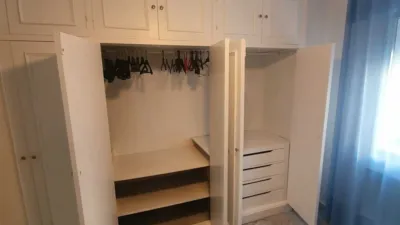 Habitación en alquiler en Avenida Doña Francisquita, 17, Juan XXIII-Rochelambert (Distrito Cerro Amate. Sevilla Capital) de 320 €<span>/mes</span>