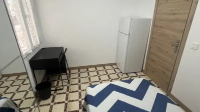 Habitación en alquiler en Calle de la Magdalena, 76, cerca de Camino El Barrial, La Magdalena-Versalles (Avilés) de 0 €<span>/mes</span>