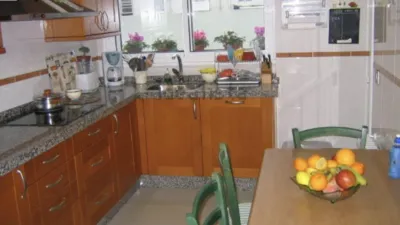 Piso en alquiler en Calle de la Almendra, 9 - Más