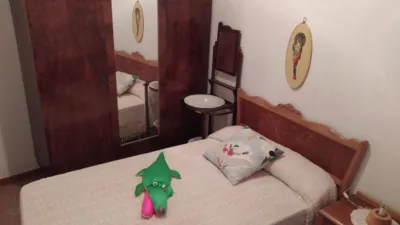Casa adosada en venta en Calle de Rocasolano, 118, cerca de Camino de Molino, Monreal del Campo de 84.000 €