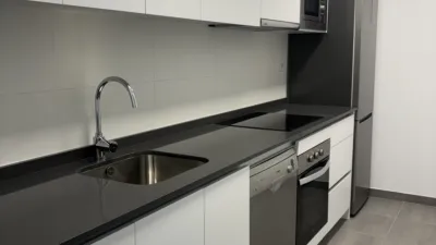 Piso en alquiler en Ronda de los Tejares, 25, Zona Ronda de Triana-Cartuja (Distrito Triana. Sevilla Capital) de 1.100 €<span>/mes</span>