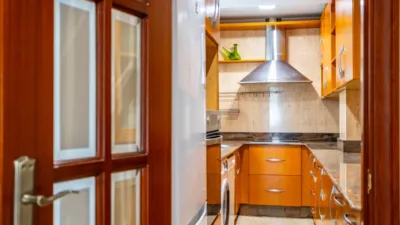 Piso en alquiler en Calle de la Virgen de las Torres, 12, Zona Ronda de Triana-Cartuja (Distrito Triana. Sevilla Capital) de 1.050 €<span>/mes</span>