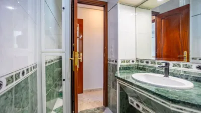 Piso en alquiler en Calle de la Virgen de las Torres, 12, Zona Ronda de Triana-Cartuja (Distrito Triana. Sevilla Capital) de 1.050 €<span>/mes</span>