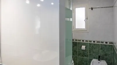 Piso en alquiler en Calle de la Virgen de las Torres, 12, Zona Ronda de Triana-Cartuja (Distrito Triana. Sevilla Capital) de 1.050 €<span>/mes</span>