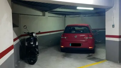 Garaje en venta en Avenida de Finisterre, 73, cerca de Calle del Palomar - Más