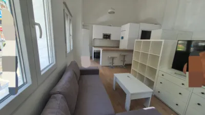 Estudio en alquiler en Calle Alozaina, 1, San Rafael-Tiro de Pichón (Distrito Cruz de Humilladero. Málaga Capital) de 990 €<span>/mes</span>