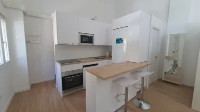 Estudio en alquiler en Calle Alozaina, 1, San Rafael-Tiro de Pichón (Distrito Cruz de Humilladero. Málaga Capital) de 990 €<span>/mes</span>