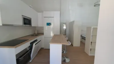 Estudio en alquiler en Calle Alozaina, 1, San Rafael-Tiro de Pichón (Distrito Cruz de Humilladero. Málaga Capital) de 990 €<span>/mes</span>