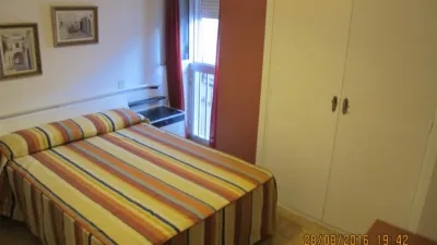 Piso en alquiler en Calle Resolana, 37, San Gil (Distrito Casco Antiguo. Sevilla Capital) de 960 €<span>/mes</span>