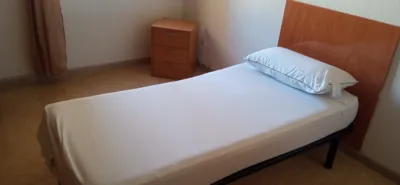 Habitación en alquiler en Calle de José Anselmo Clavé, 1, Delicias (Zaragoza Capital) de 300 €<span>/mes</span>