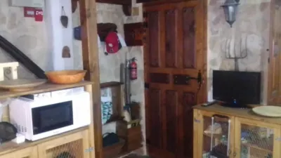 Casa rústica en alquiler en Plaza del Teniente Coronel Félix Peña, 5, Castro de Fuentidueña de 340 €<span>/mes</span>