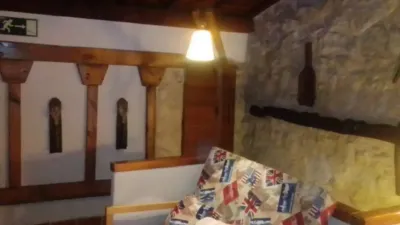 Casa rústica en alquiler en Plaza del Teniente Coronel Félix Peña, 5, Castro de Fuentidueña de 340 €<span>/mes</span>