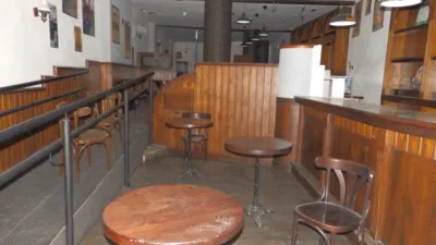 Local comercial en venta en Calle de Aranaz y Vides, 3, Centro (Tudela) de 380.000 €