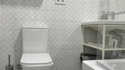 Habitación en alquiler en Plaza del General Primo de Rivera, 5, Centro (Oviedo) de 350 €<span>/mes</span>