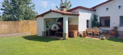 Casa unifamiliar en alquiler en Carrer de Salvador Dalí, 37, Veïnat Baix (Caldes de Malavella) de 1.800 €<span>/mes</span>
